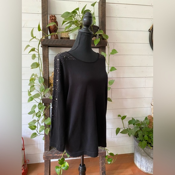 Calvin Klein: Black Relaxed Embellished Sweater - Picture 17 of 17